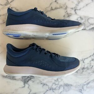 Lululemon Strongfeel Women's Training Shoes in the color Oxford Blue Sz 7.5